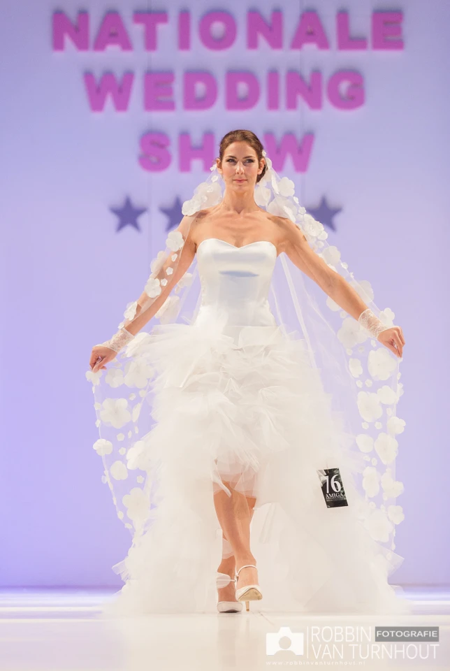 catwalk, trouwjurk, love and marriage beurs
